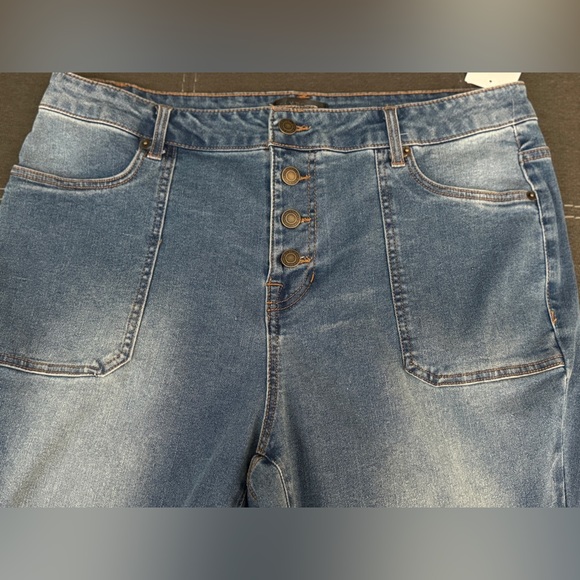 NWT Daily Thread Bootcut Jeans Womens 16 - Picture 2 of 8